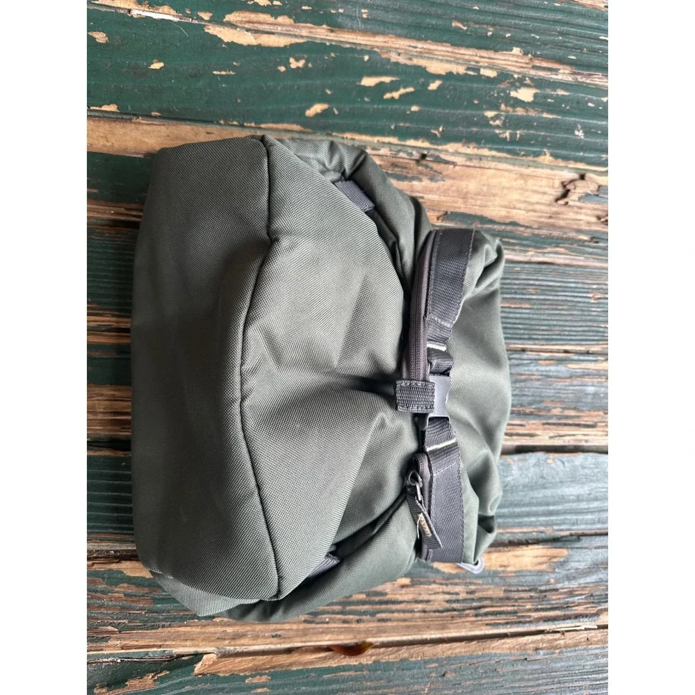 Columbia Roll Top Insulated Lunch Bag Cooler Green Grey 1-11023-01-72